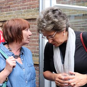 Gerda Aukes (Boekhandel den Boer) en Nelleke Geel (Atlas Contact)